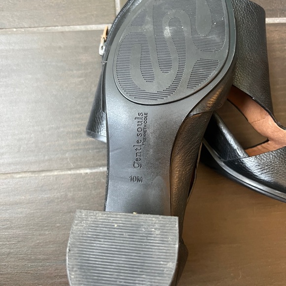 Black leather cut out low heels for winter or summer - Picture 5 of 6